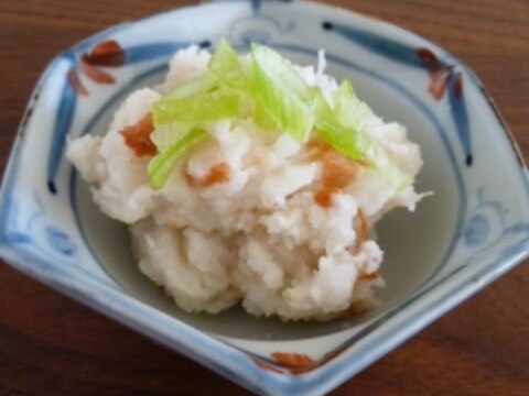 里芋と梅干で作る　和風ポテトサラダ